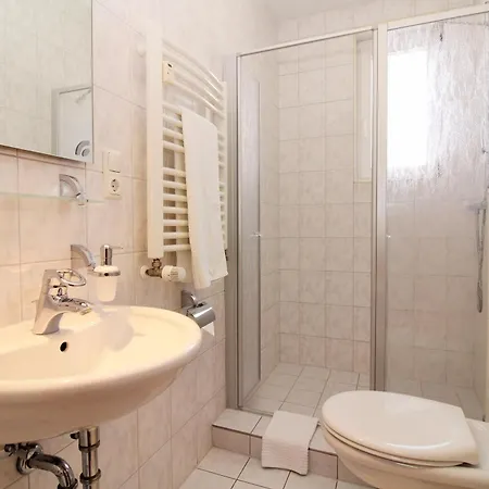 Apartment Haus Triton 5 *